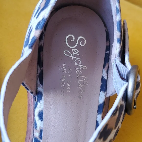 Seychelles Lock and Key Heeled Sandal - Picture 2 of 6